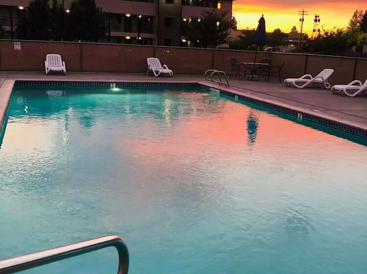 Sugarloaf Mountain Motel