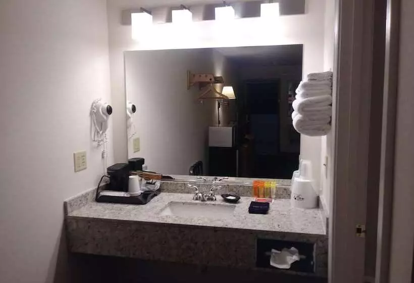 Sugarloaf Mountain Motel