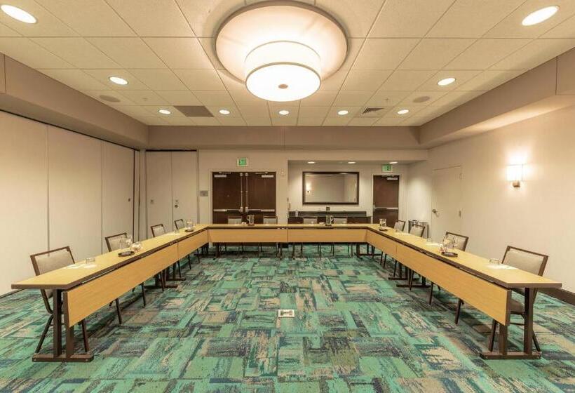 Courtyard By Marriott Greenville Downtown