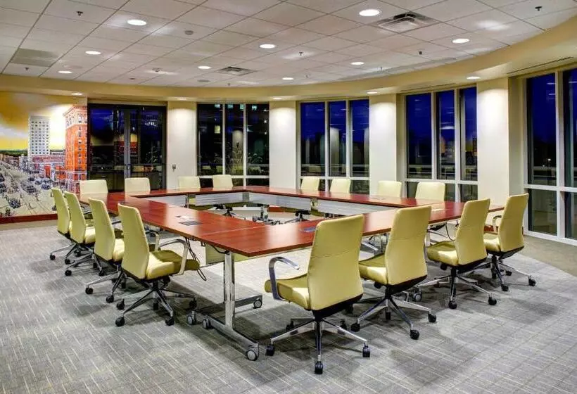 Courtyard By Marriott Greenville Downtown