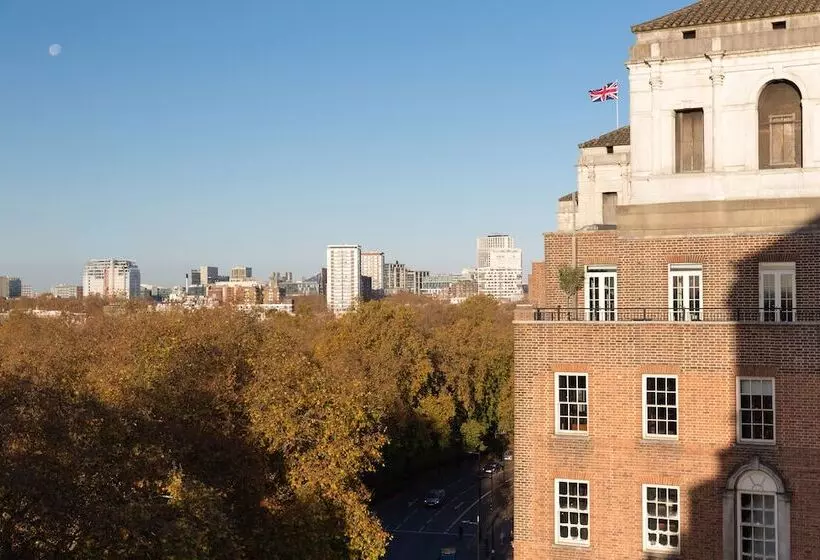 Grosvenor House Suites