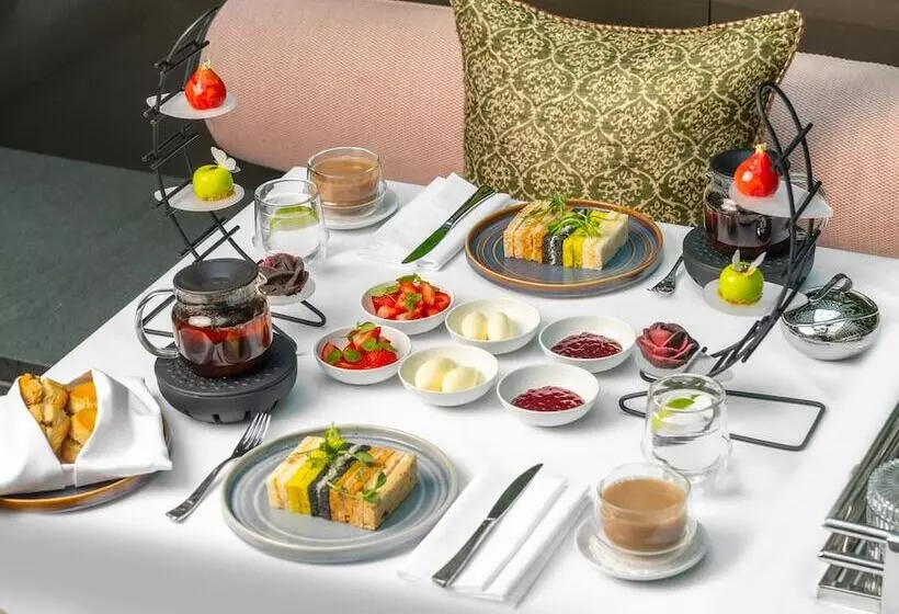 Grosvenor House Suites