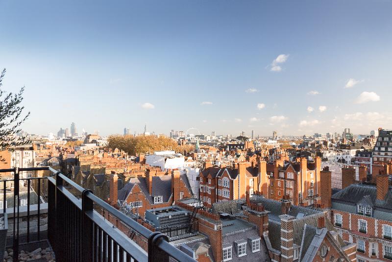 Grosvenor House Suites