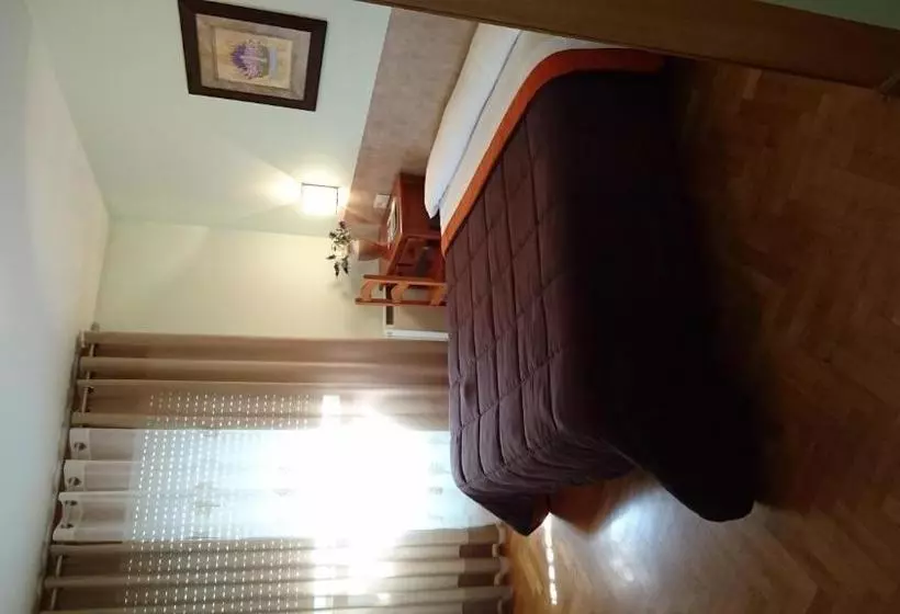 여관 Pensión Santa Clara