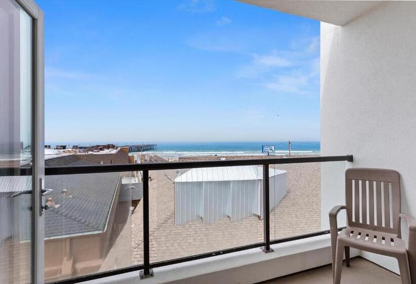 호텔 Beach House Inn & Suites