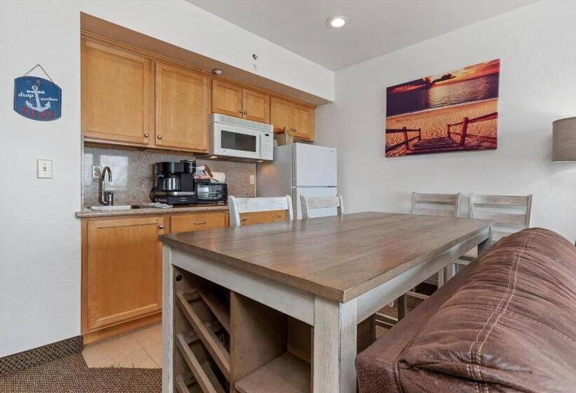 호텔 Beach House Inn & Suites