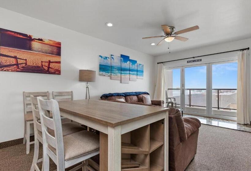 호텔 Beach House Inn & Suites