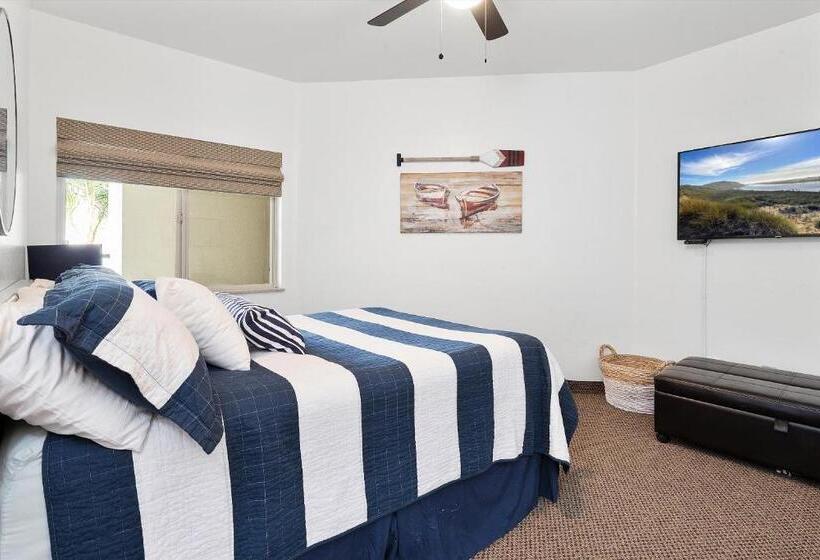 호텔 Beach House Inn & Suites