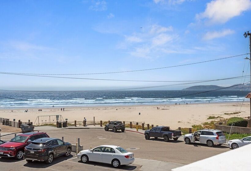 호텔 Beach House Inn & Suites