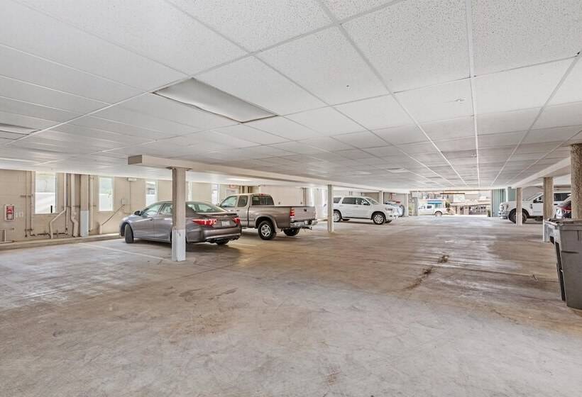 호텔 Beach House Inn & Suites