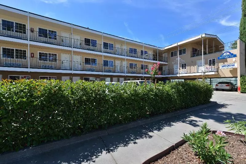 Отель Capital City Inn Downtown Sacramento Convention Center