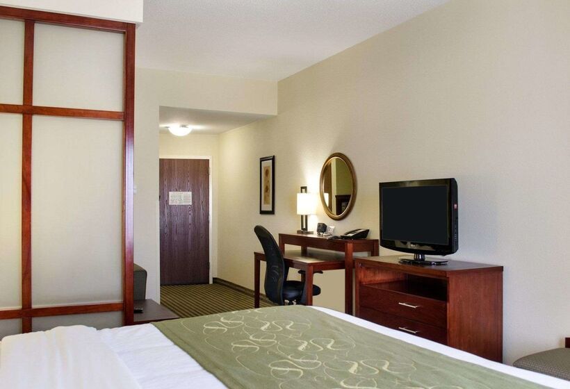 Отель Comfort Suites