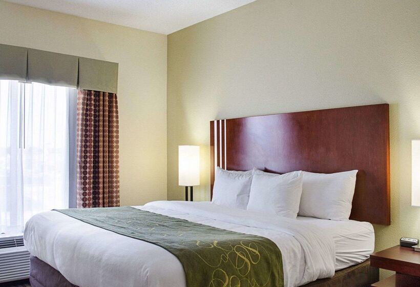 Отель Comfort Suites