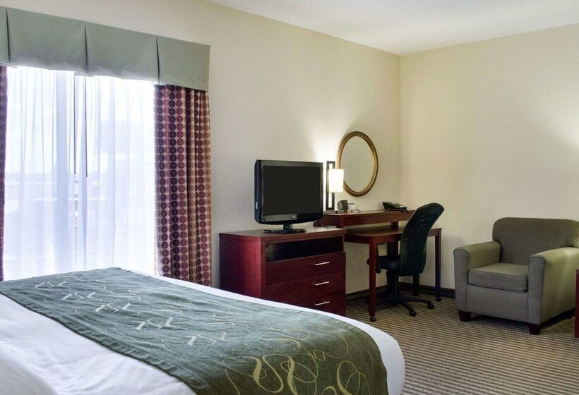 Отель Comfort Suites