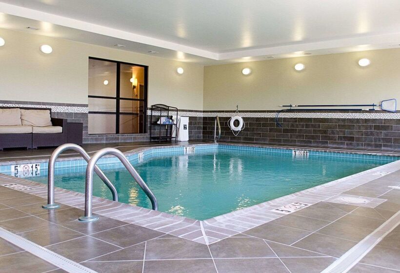 Отель Comfort Suites