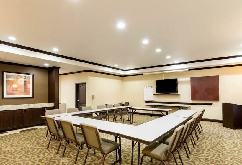 Отель Baymont By Wyndham Jewett