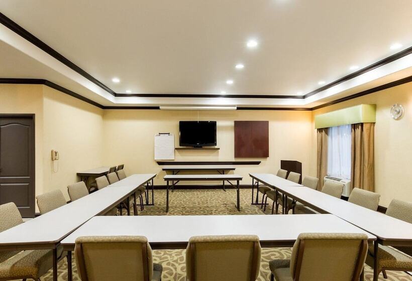 Отель Baymont By Wyndham Jewett