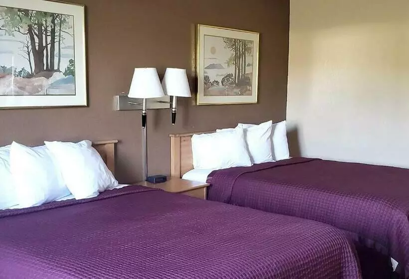 Отель Coratel Inn & Suites By Jasper Mankato