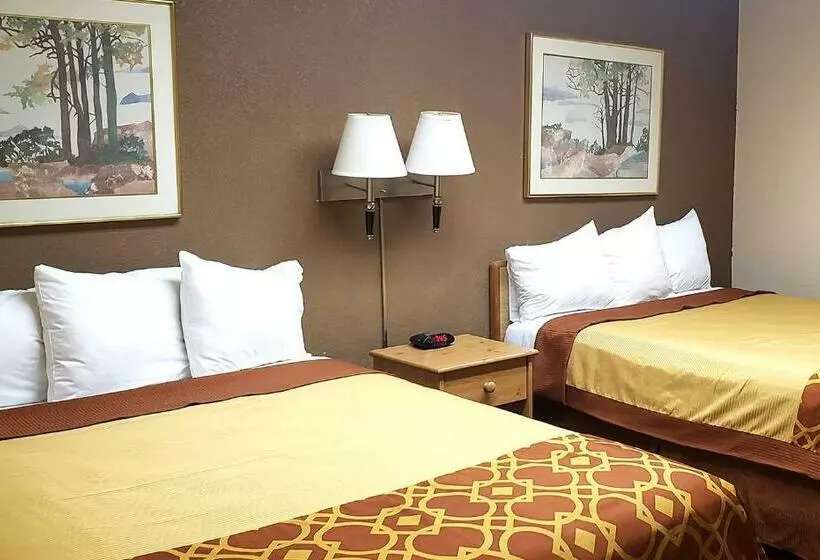 Отель Coratel Inn & Suites By Jasper Mankato