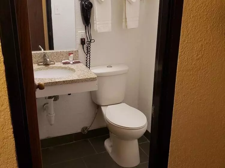 Отель Coratel Inn & Suites By Jasper Mankato