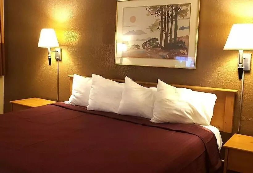 Отель Coratel Inn & Suites By Jasper Mankato