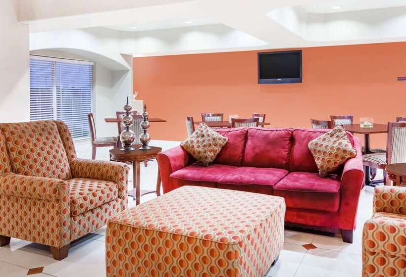 בית מלון כפרי Days Inn & Suites By Wyndham Marquez