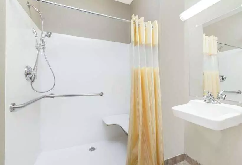 ホテル Days Inn & Suites By Wyndham Marquez