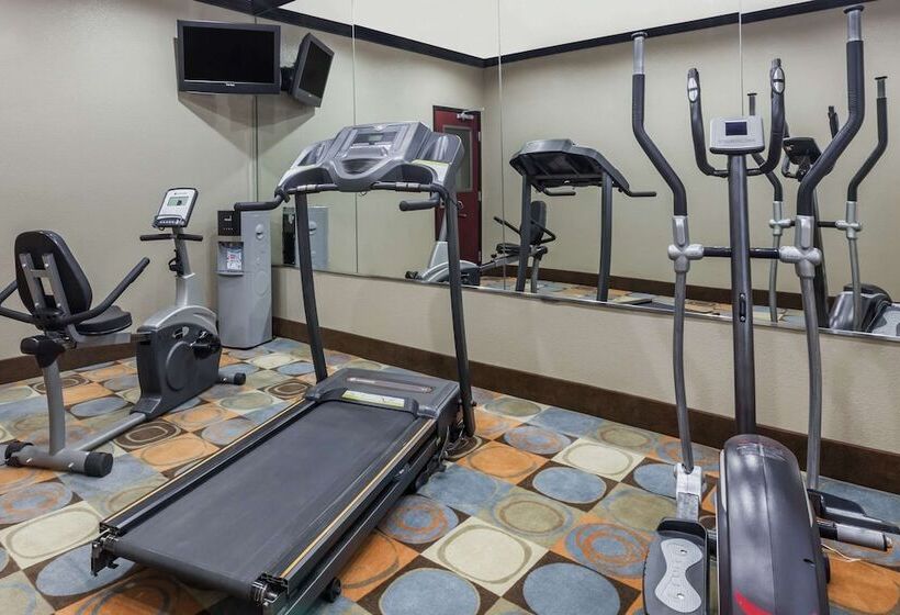 בית מלון כפרי Days Inn & Suites By Wyndham Marquez