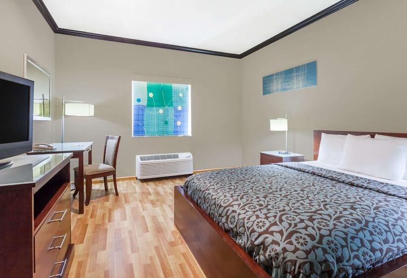 בית מלון כפרי Days Inn & Suites By Wyndham Marquez