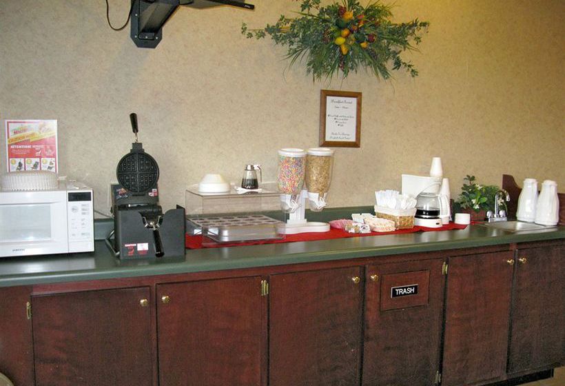 酒店 Deerfield Inn & Suites