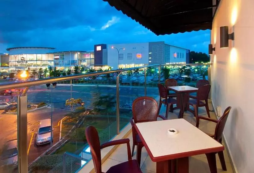 ホテル Granada Johor Bahru