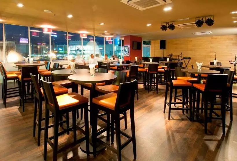 ホテル Granada Johor Bahru