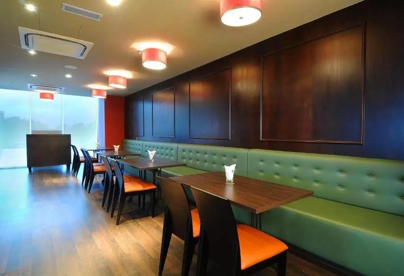 ホテル Granada Johor Bahru