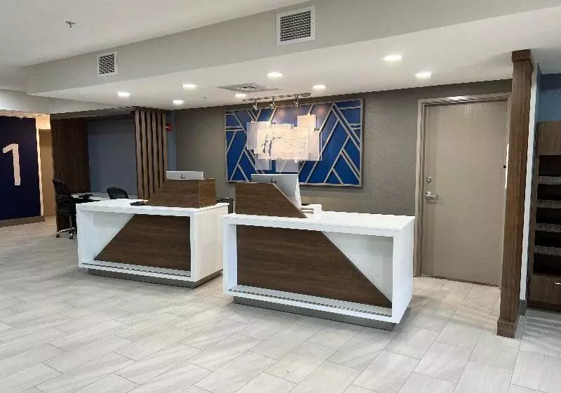 酒店 Holiday Inn Express Wichita North   Park City By Ihg