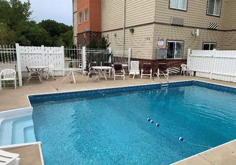 酒店 Holiday Inn Express Wichita North   Park City By Ihg