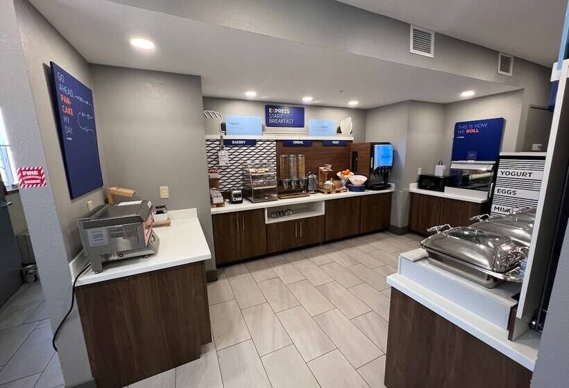فندق Holiday Inn Express Wichita North   Park City By Ihg
