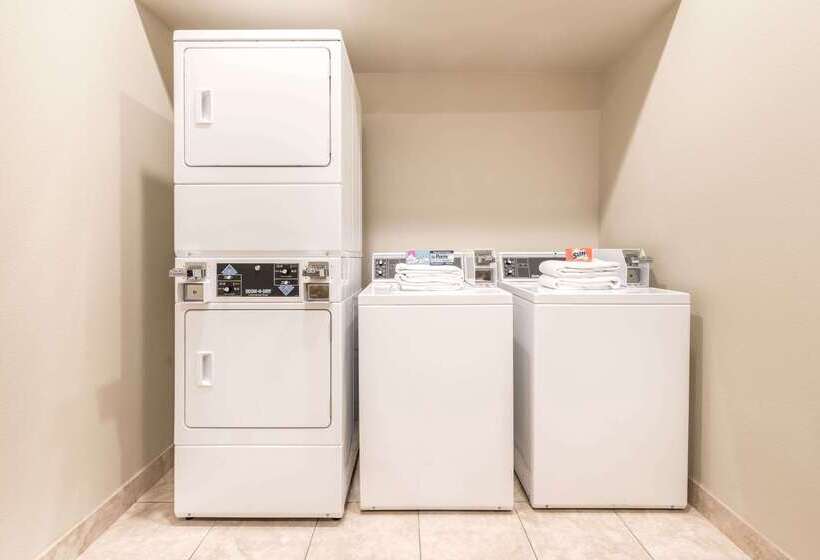 Hotel Ramada By Wyndham College Station