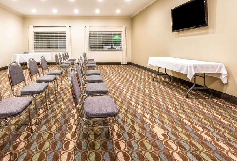 Hotel Ramada By Wyndham College Station