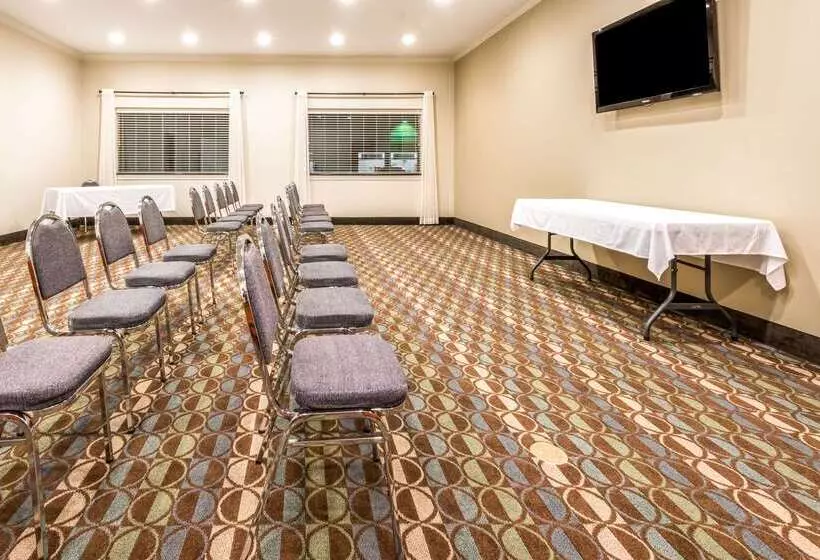 酒店 Ramada By Wyndham College Station