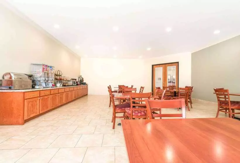 酒店 Ramada By Wyndham College Station