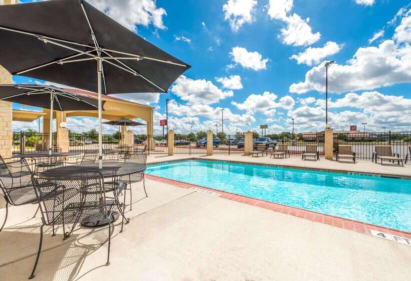 Hotel Ramada By Wyndham College Station