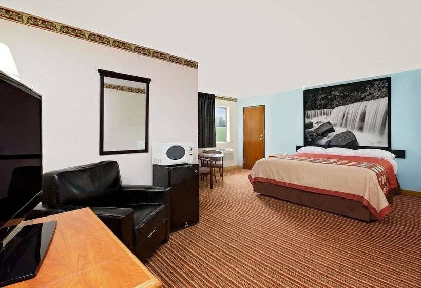 ホテル Super 8 By Wyndham Rock Port Mo