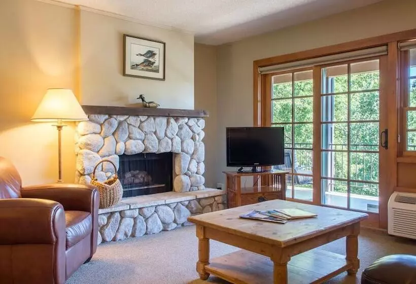 ホテル The Lodge At Riverside