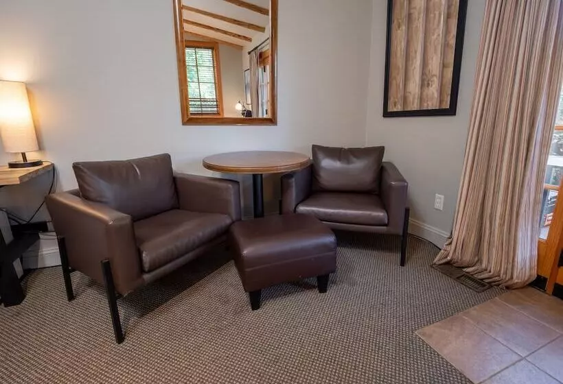 ホテル The Lodge At Riverside