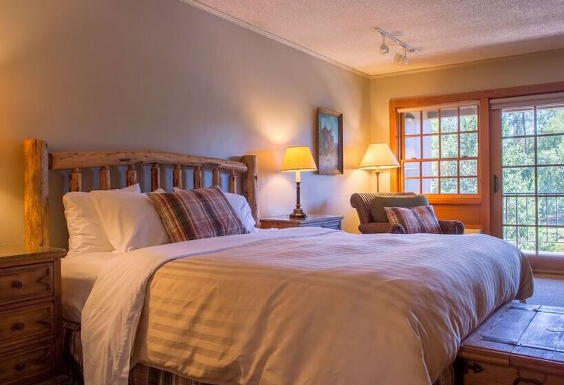 בית מלון כפרי The Lodge At Riverside