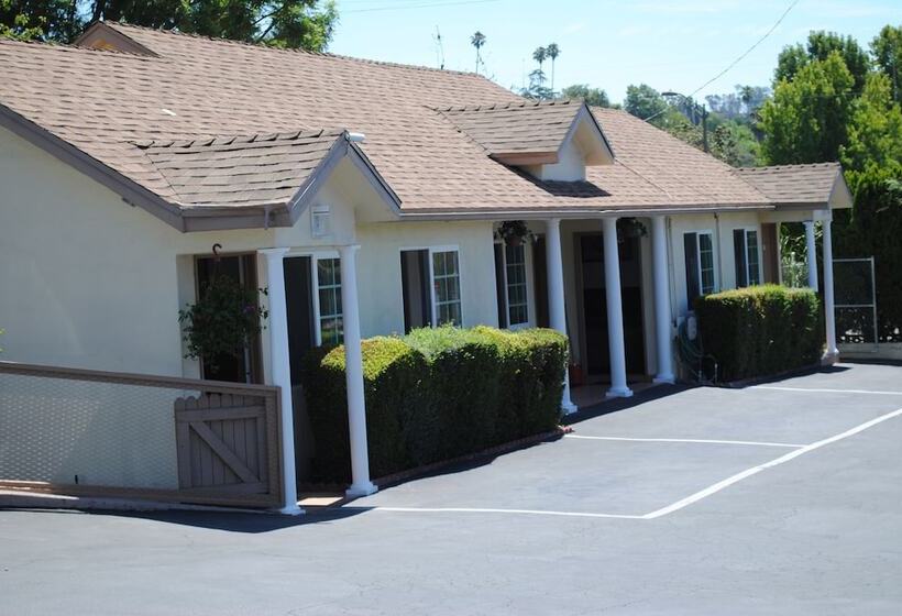 Rose Bowl Motel