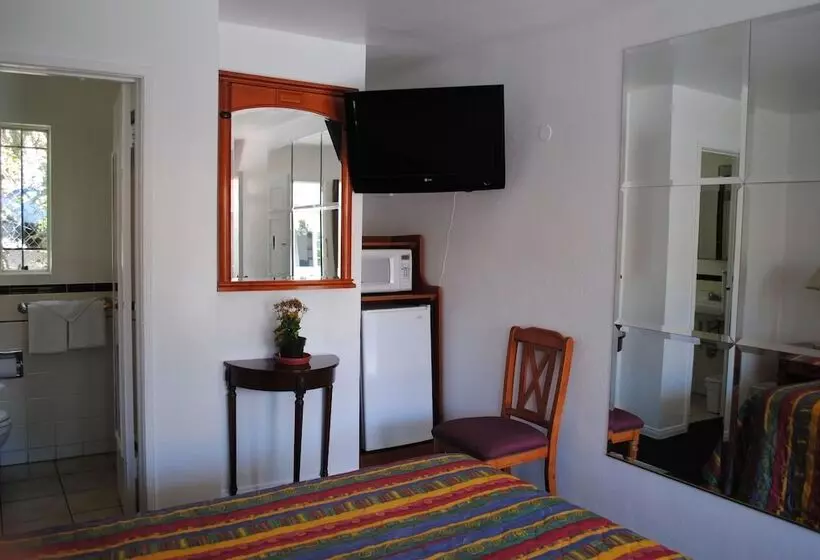 Rose Bowl Motel