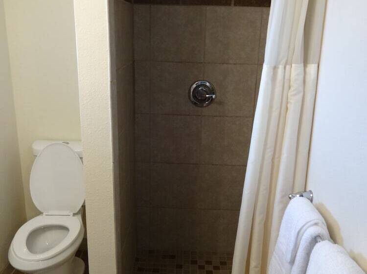 Alpine Lodge & Resort Burkesville