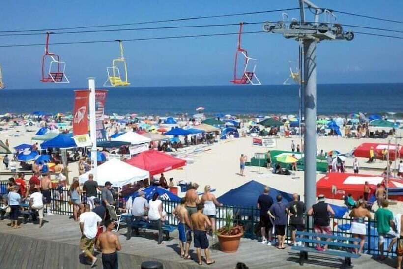 Buoy 16 Motel By The Beach