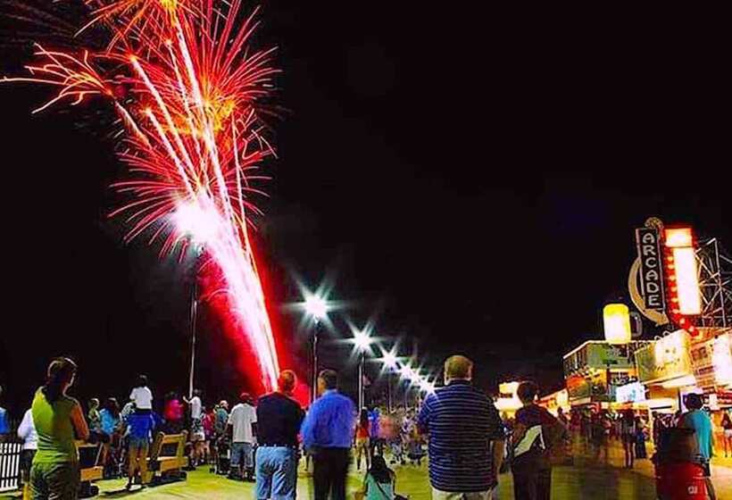 Buoy 16 Motel By The Beach